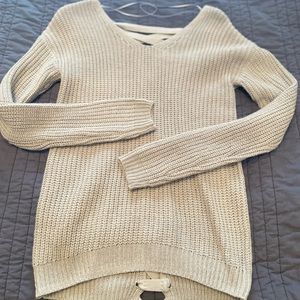 Sweater w/criss cross back